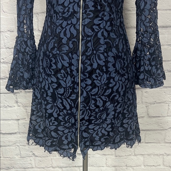 VENUS Blue and Black Floral Lace Dress - Picture 5 of 14